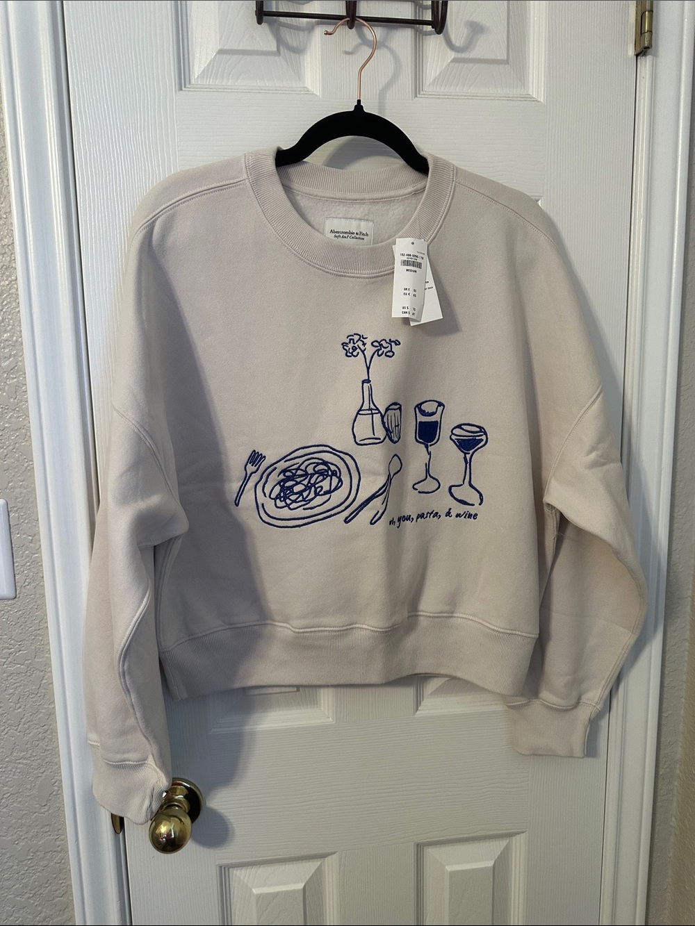 Abercrombie & Fitch Cream Cropped Crewneck Sweatshirt with Navy Graphic
